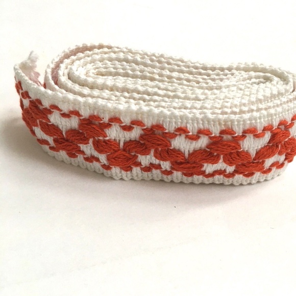Braid Trim Edging Red White Sewing Dressmaking Crafts 1 1/2" Wide x 2 Yards Long - Picture 1 of 4